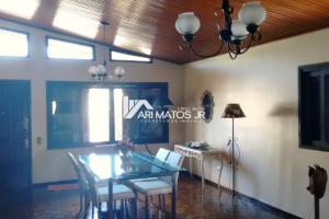 Casa ampla no bairro Nova Divinéia