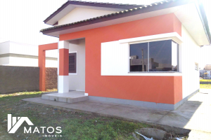 Casa com 02 dormitórios + Laje