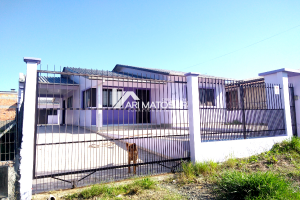 Casa com 03 dormitórios no bairro Jardim das Avenidas 